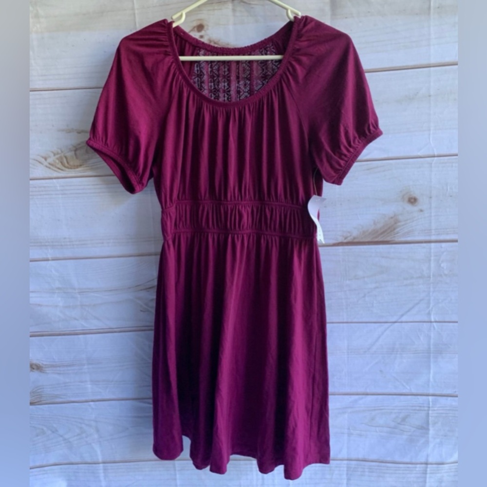 Just Be  Fuchsia Short Sleeve Lace Trim Scoop Neck Top Size Medium